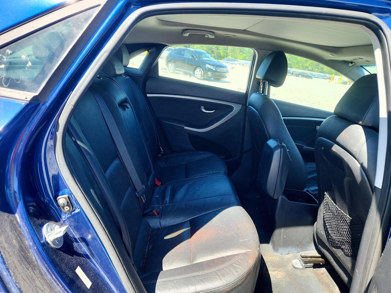 Hyundai ELANTRA Base