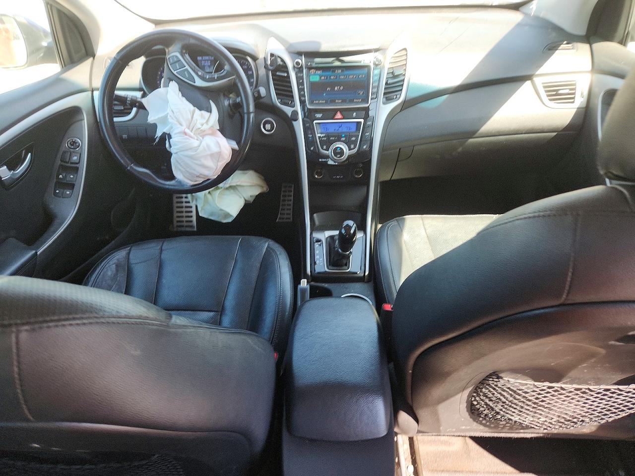 Hyundai ELANTRA Base