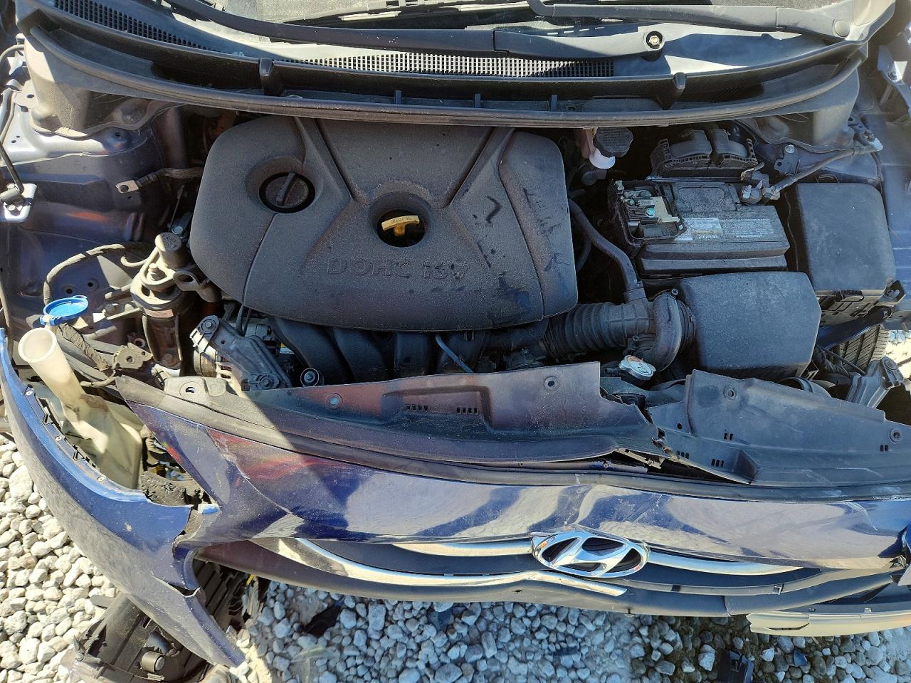 Hyundai ELANTRA Base