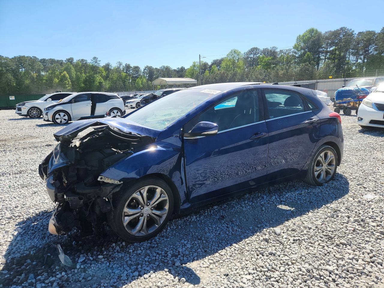 Salvage Hyundai ELANTRA Image