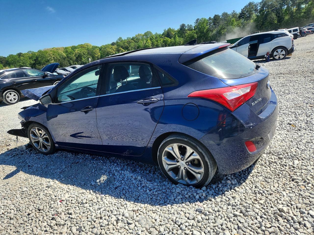 Hyundai ELANTRA Base