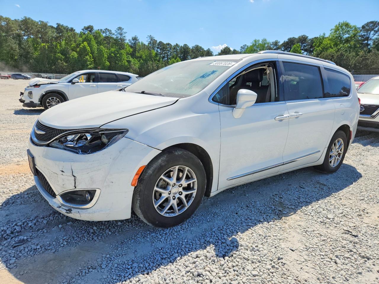 Salvage Chrysler Pacifica Image