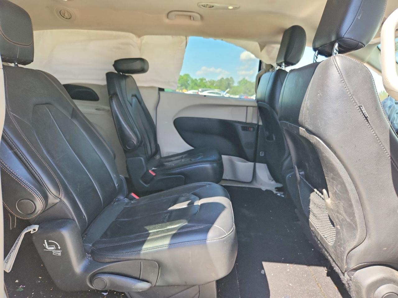 Chrysler Pacifica Touring L