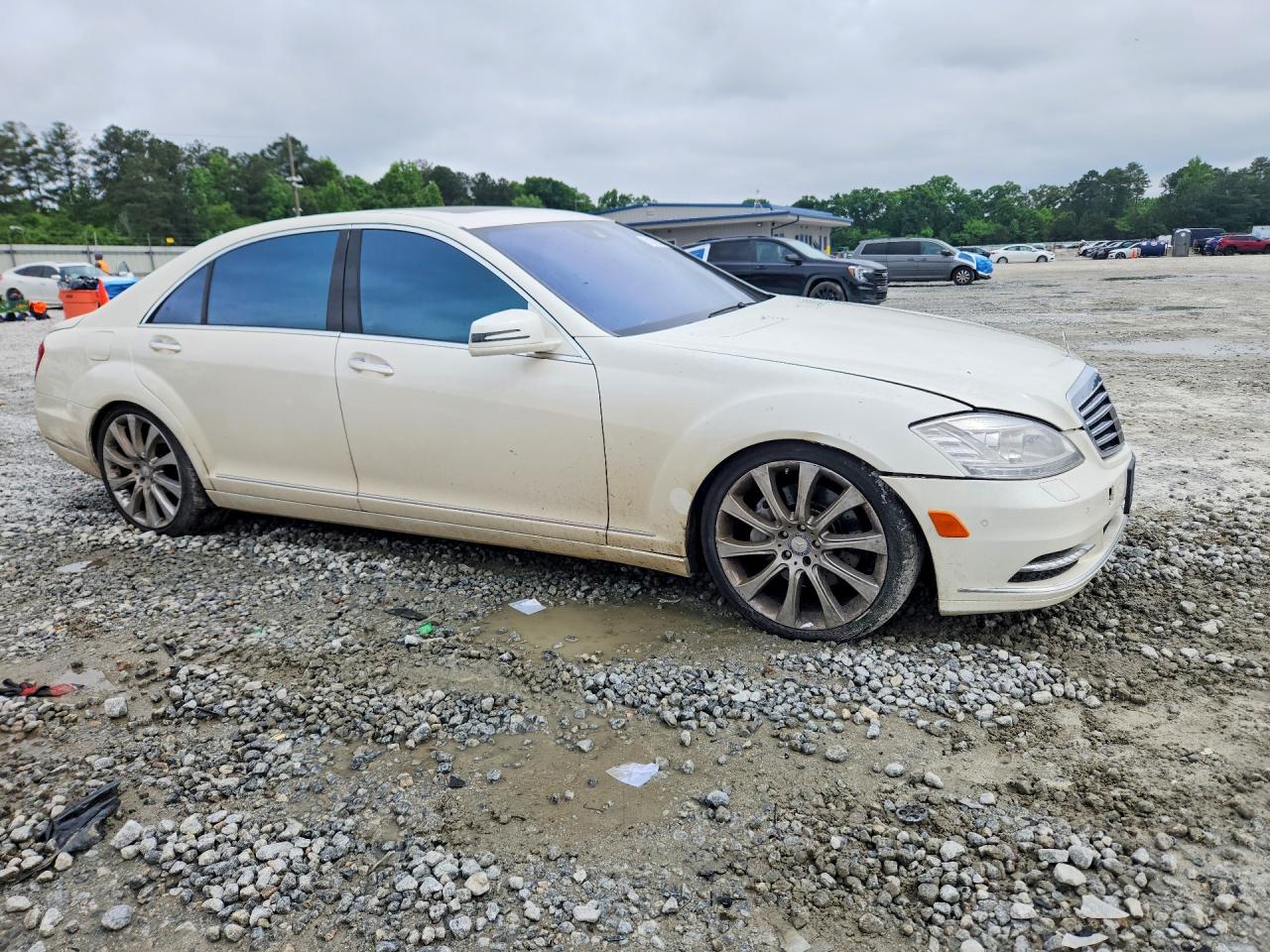 Mercedes-Benz S-Class 550