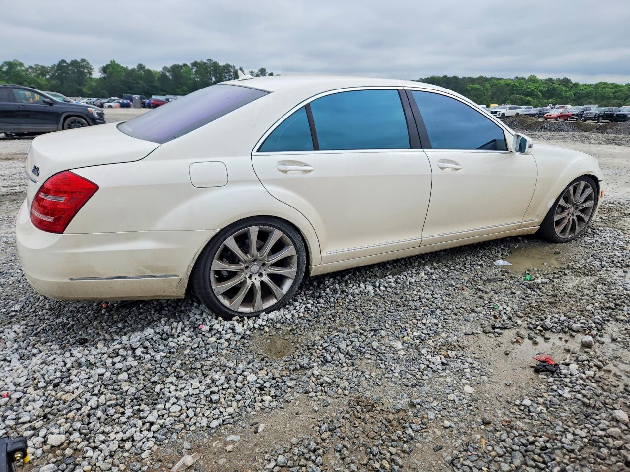 Mercedes-Benz S-Class 550