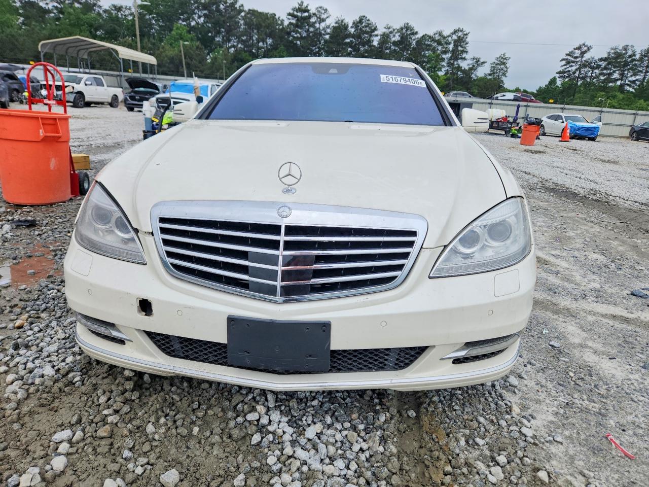 Mercedes-Benz S-Class 550