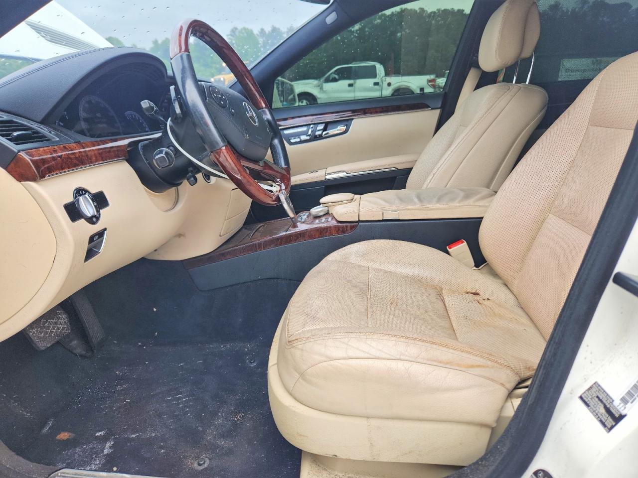 Mercedes-Benz S-Class 550