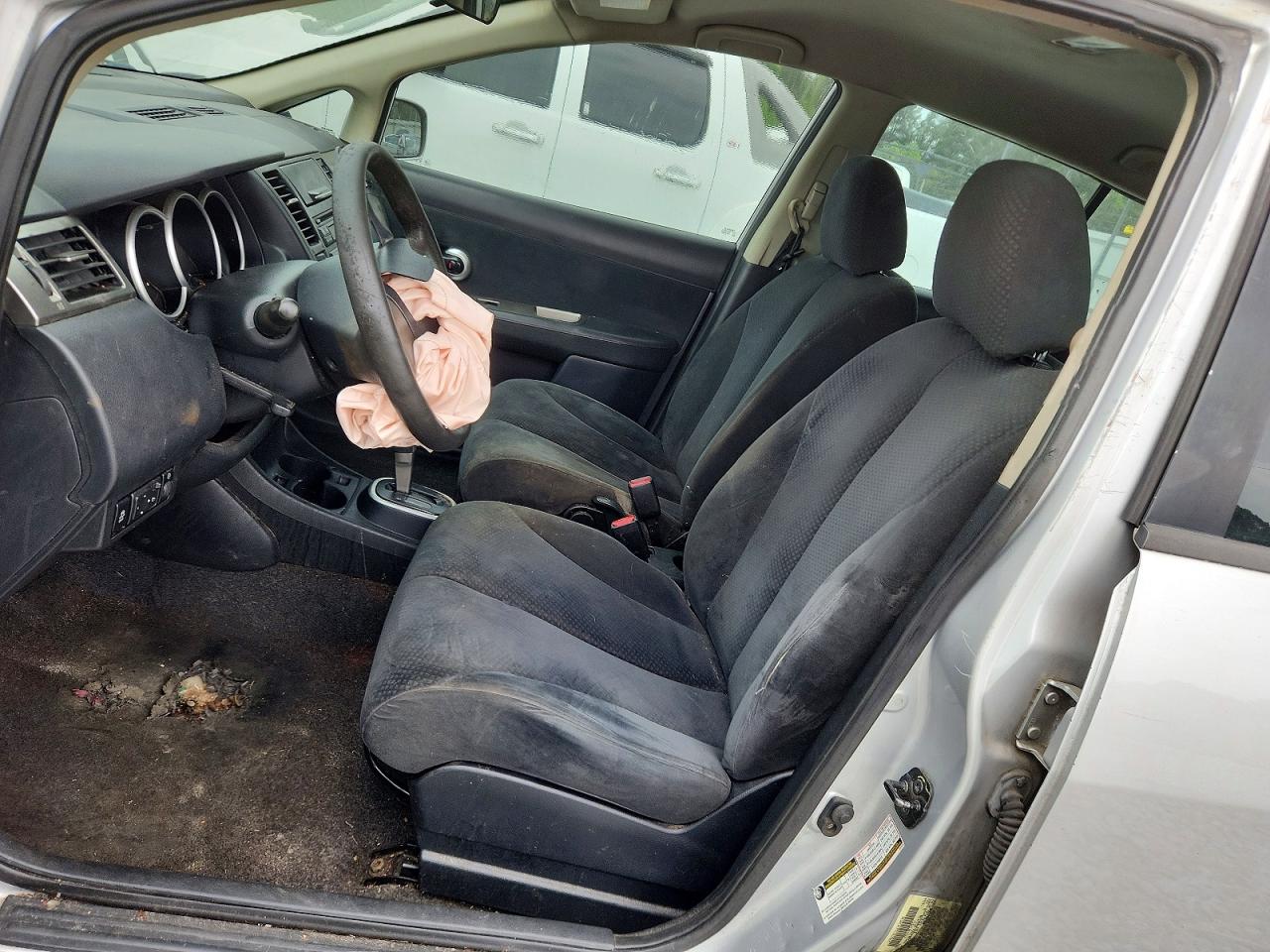 Nissan Versa 1.8 S