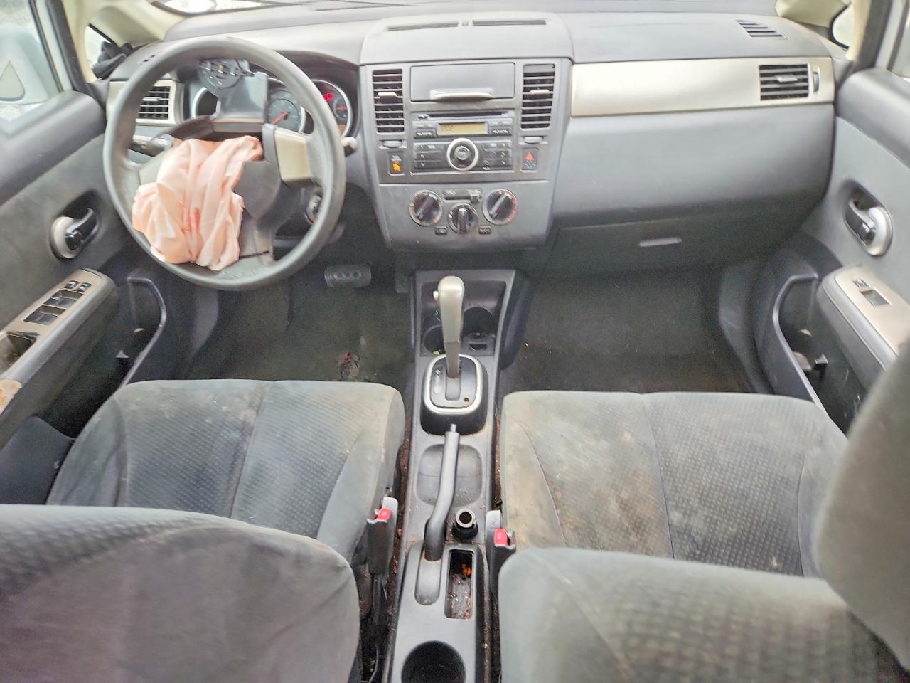 Nissan Versa 1.8 S