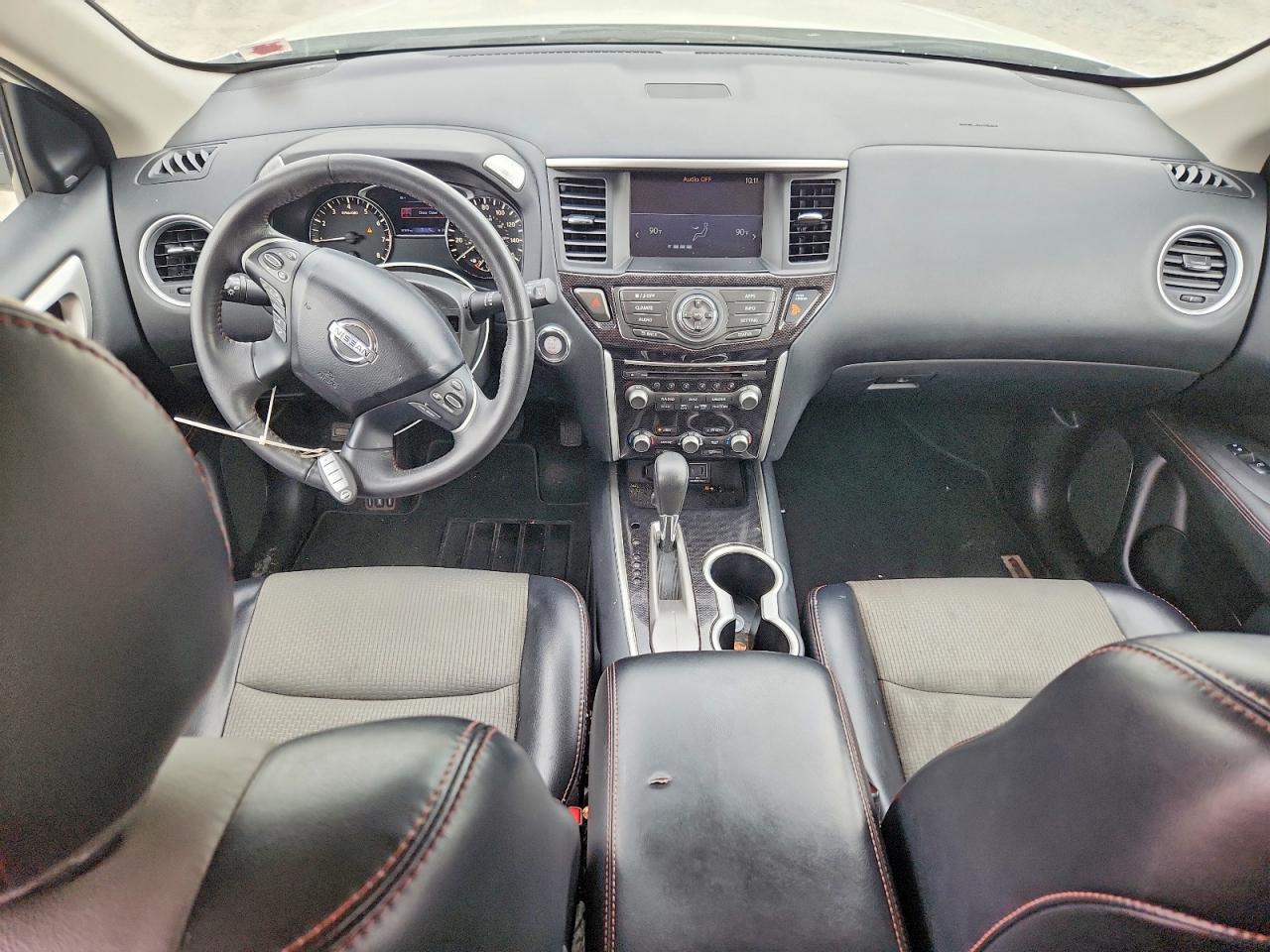 Nissan Pathfinder Sv