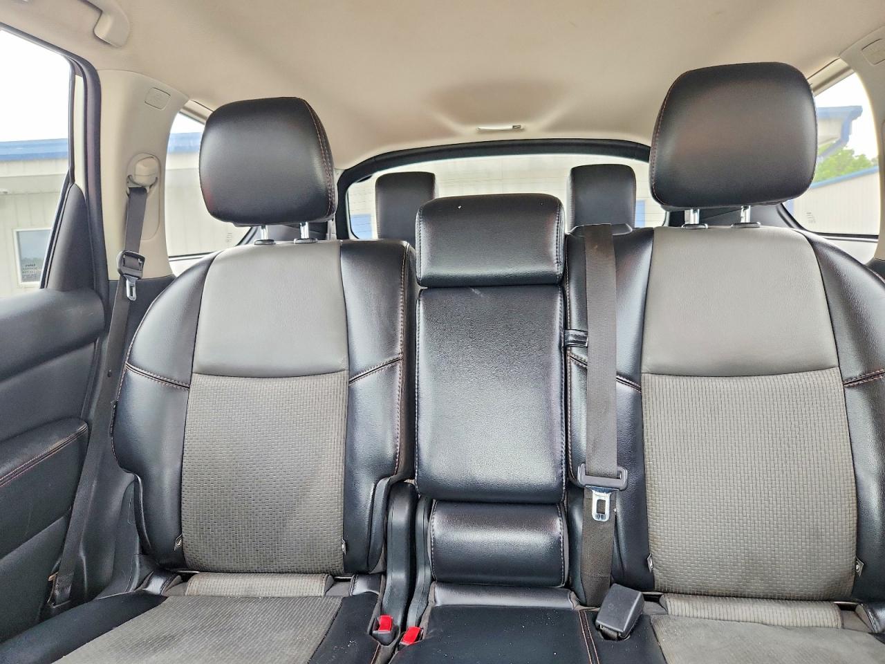 Nissan Pathfinder Sv