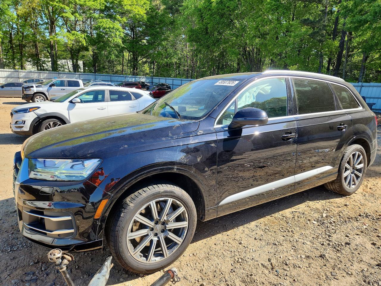 Salvage Audi Q7 Image