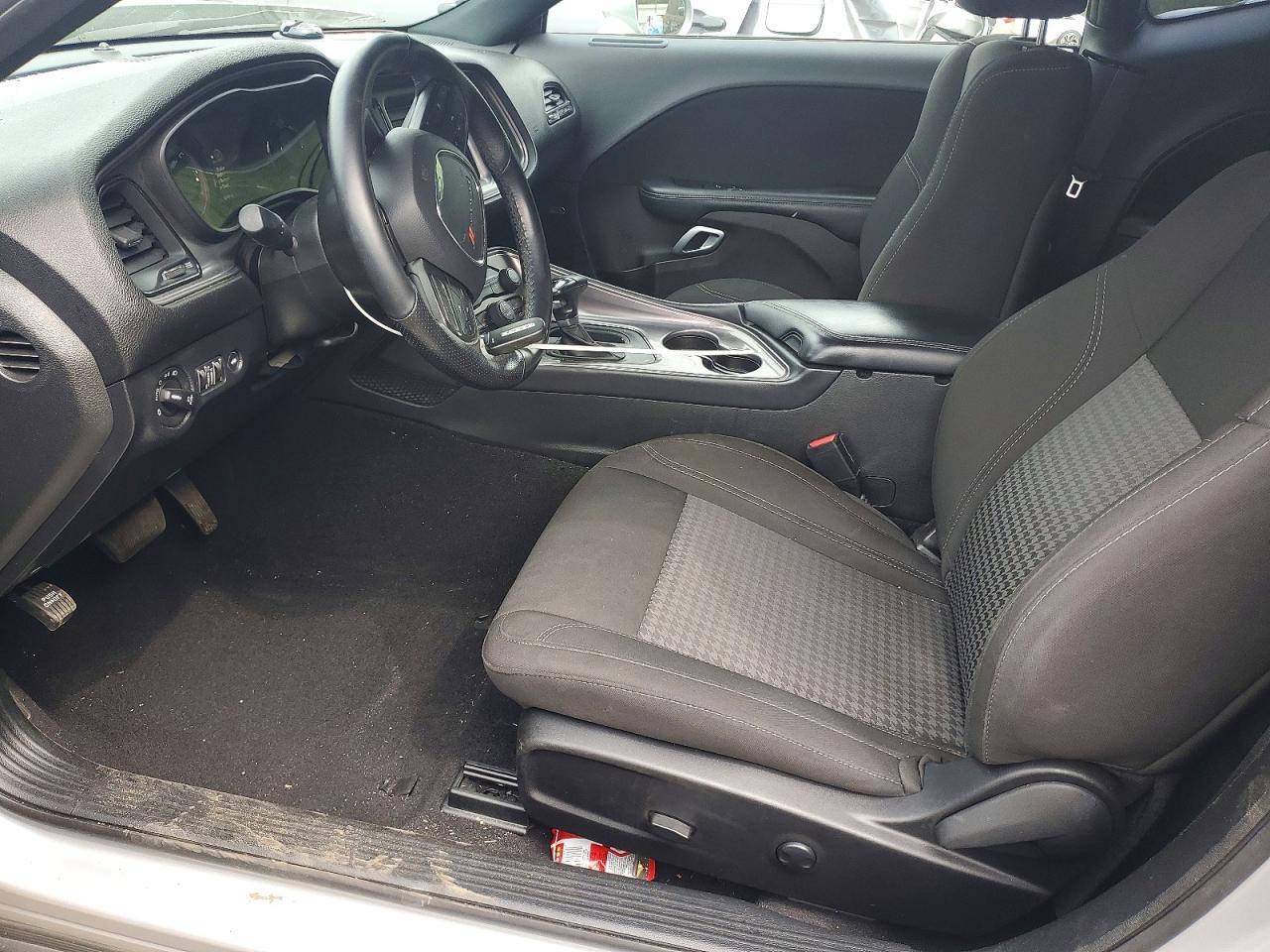 Dodge Challenger Sxt