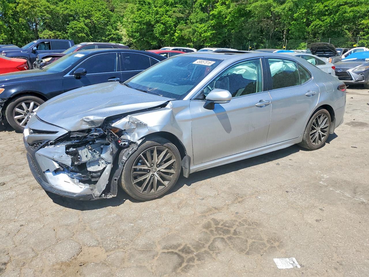 Salvage Toyota Camry Image