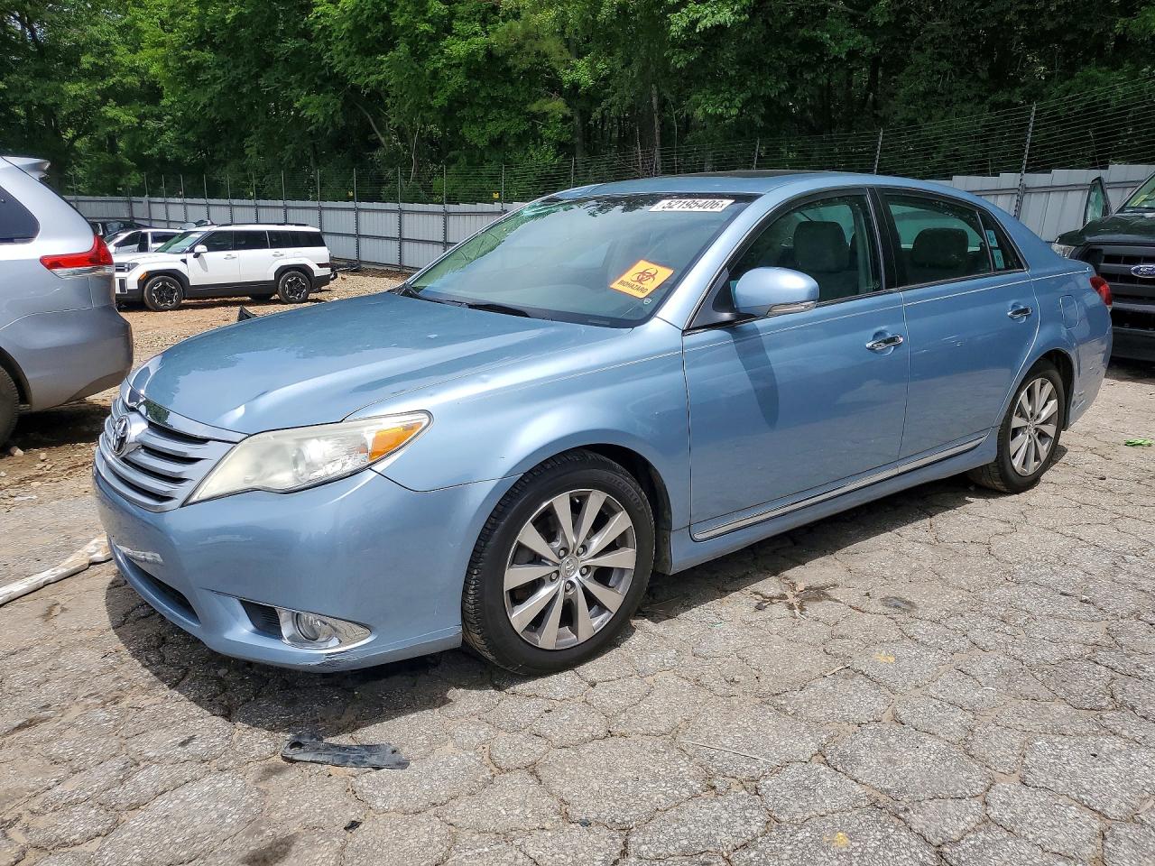Salvage Toyota Avalon Image