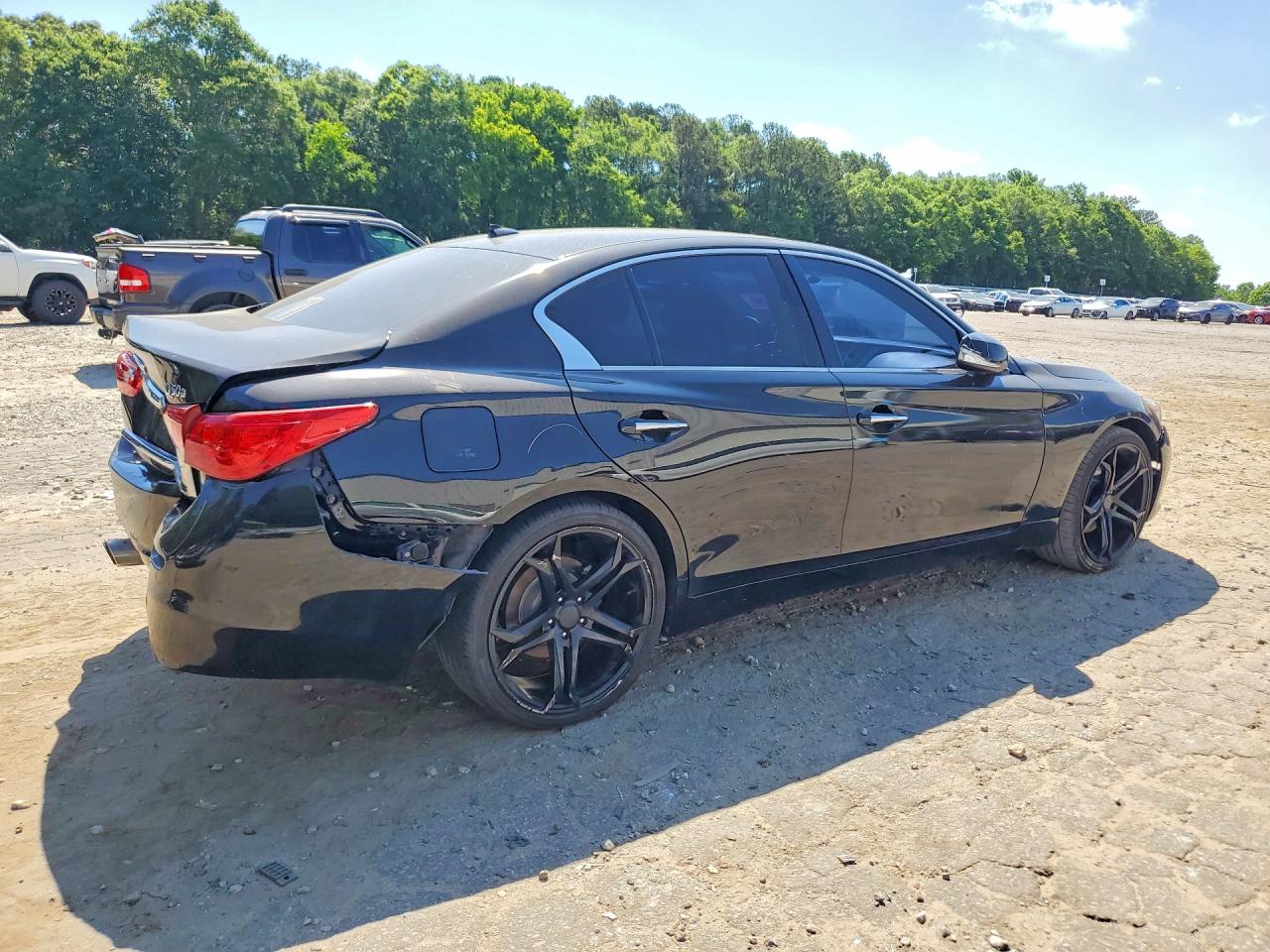INFINITI Q50 Base