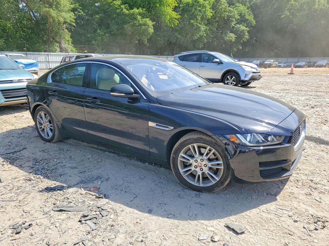 Jaguar XE Premium