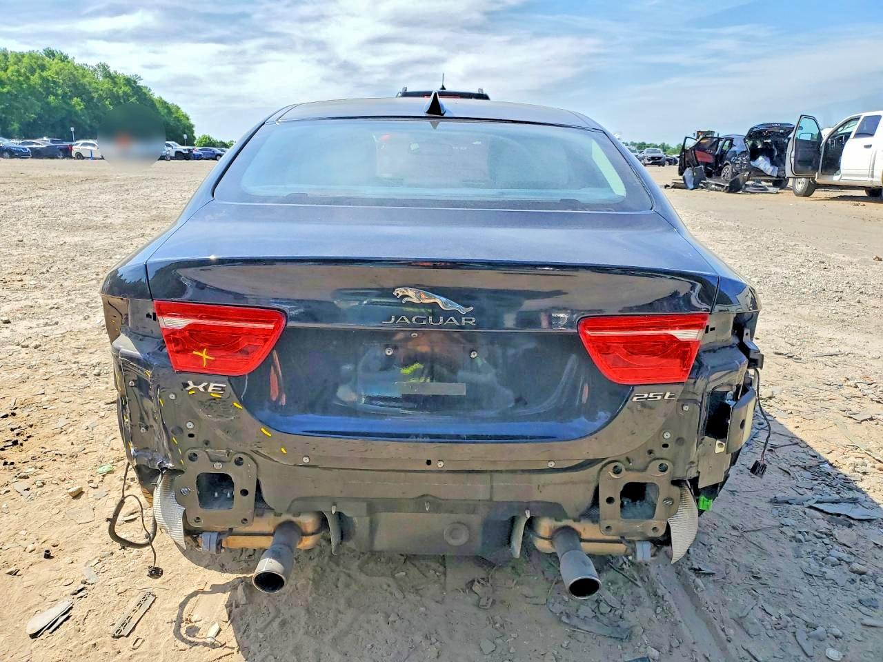 Jaguar XE Premium