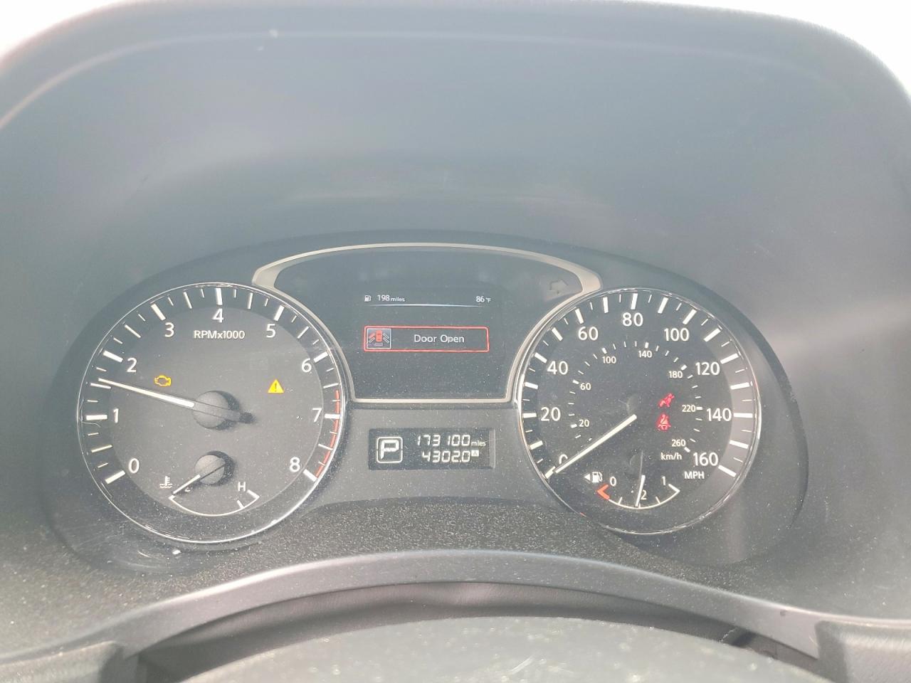 Nissan Pathfinder S