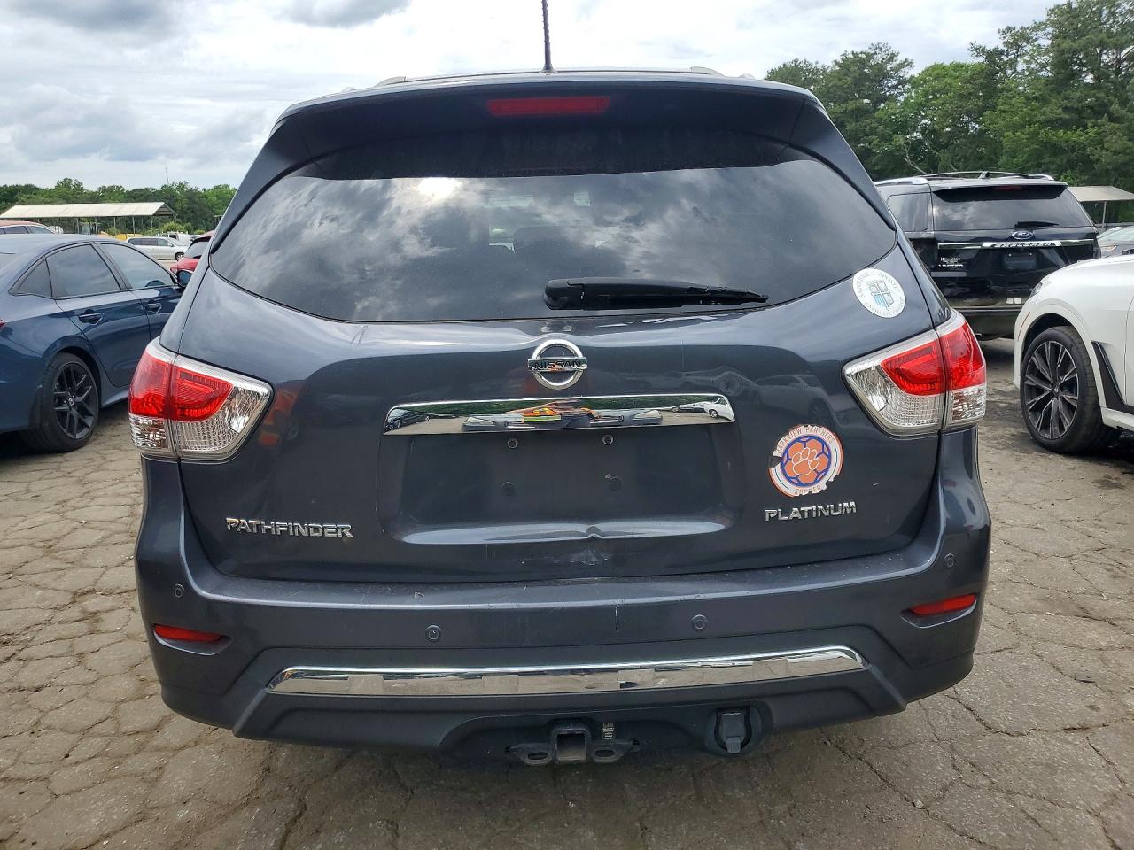 Nissan Pathfinder S