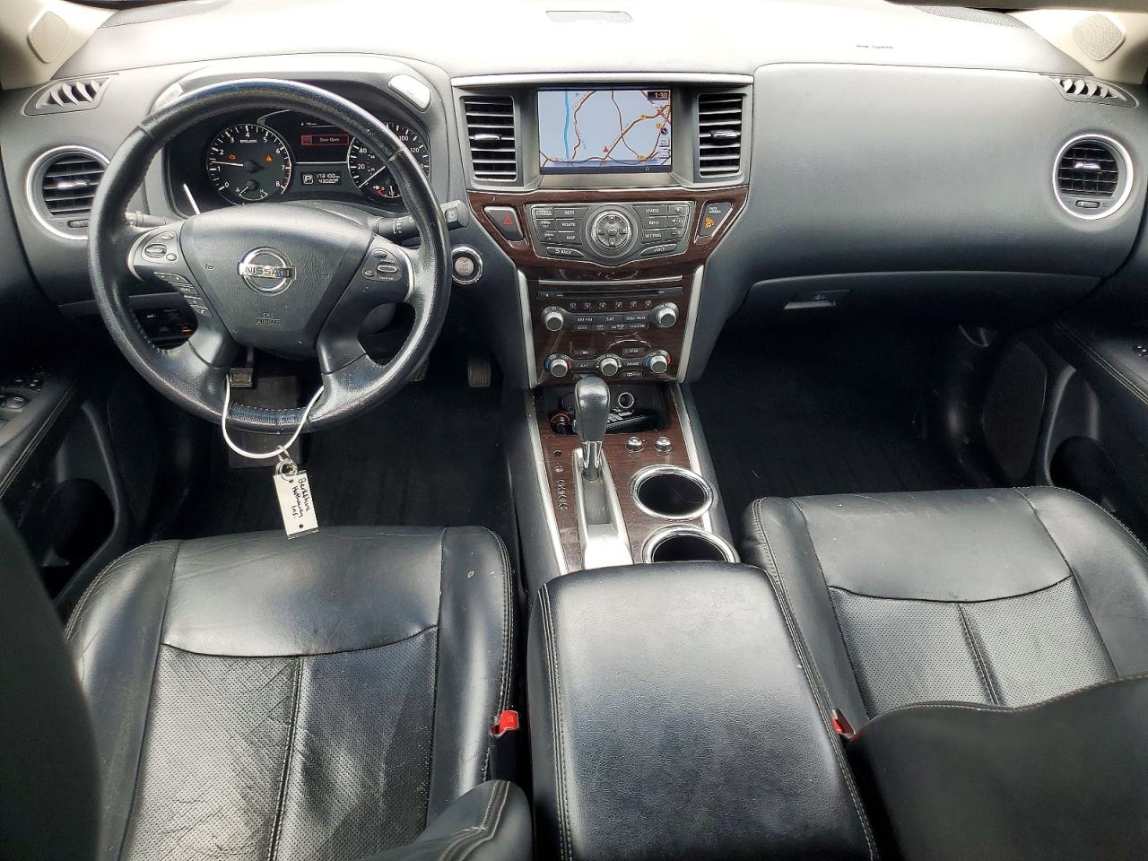 Nissan Pathfinder S