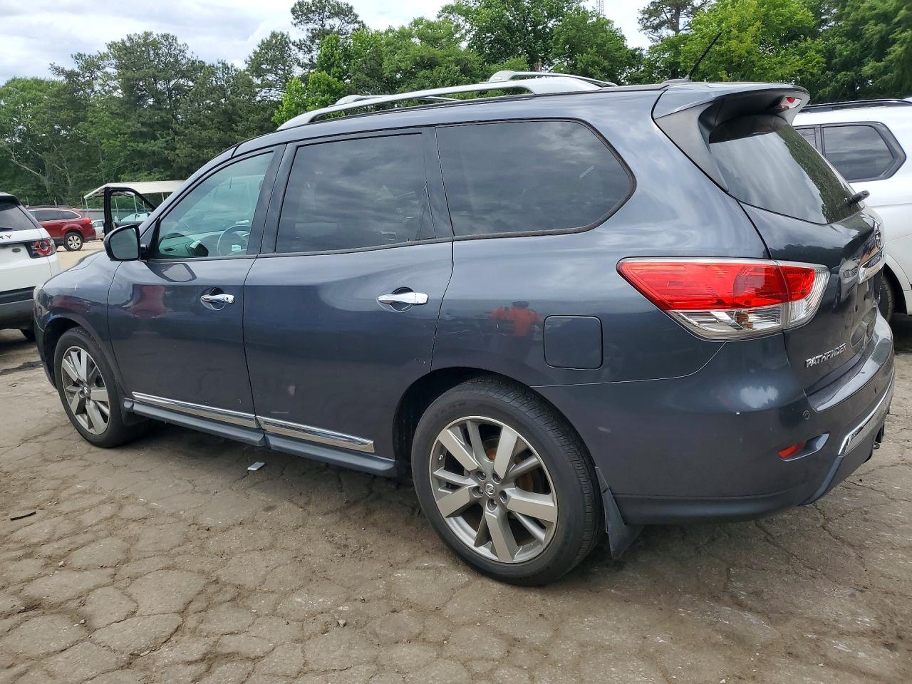 Nissan Pathfinder S