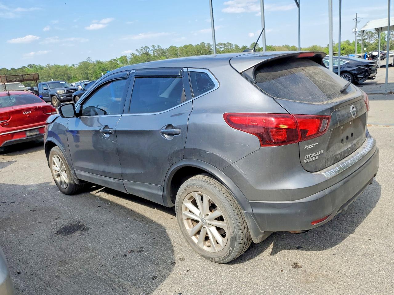 Nissan Rogue S