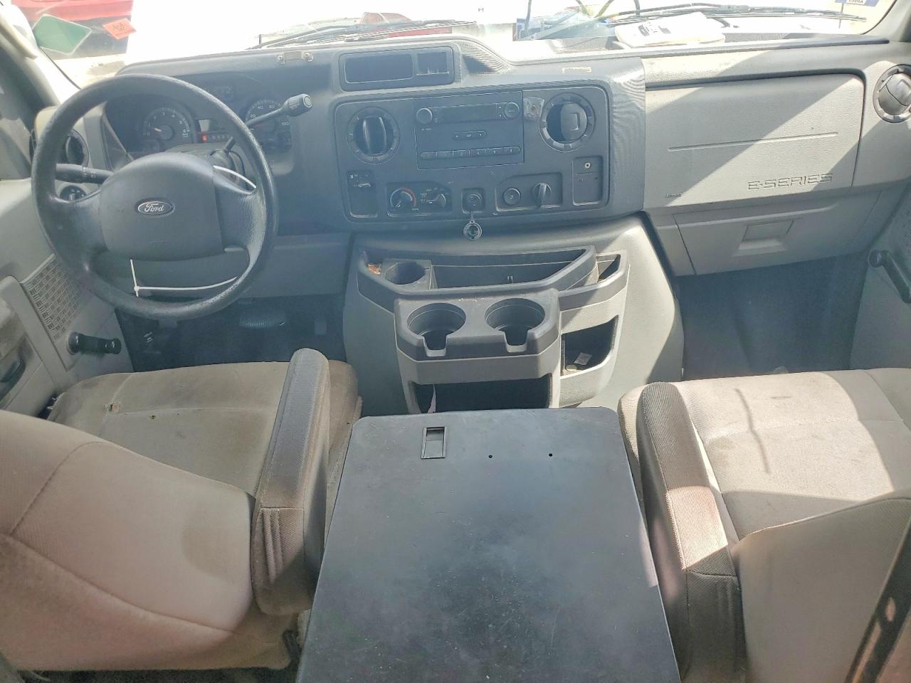 Ford Econoline E150 Van