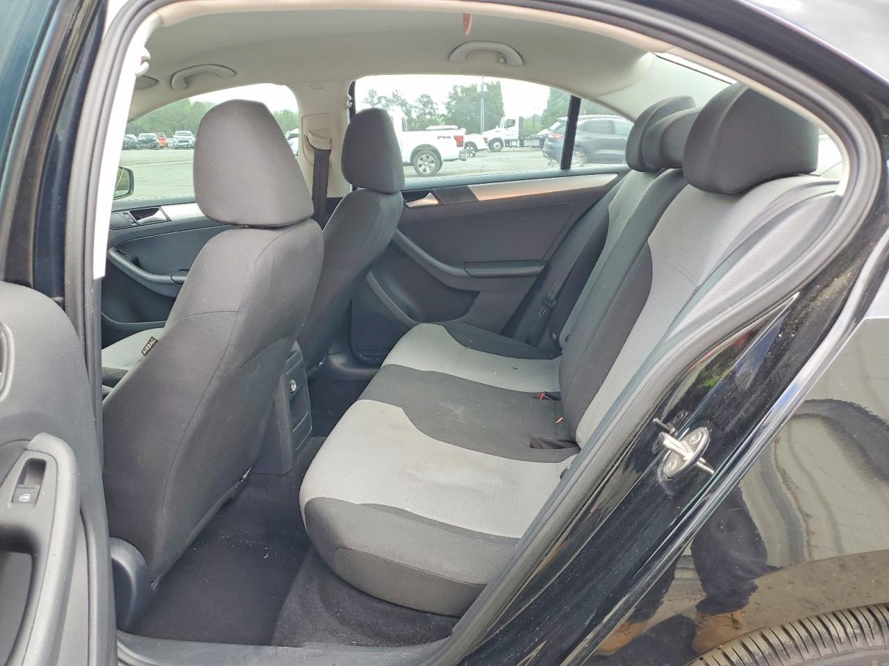 Volkswagen Jetta S