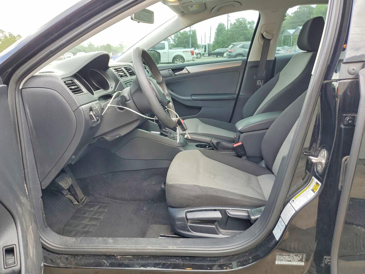 Volkswagen Jetta S