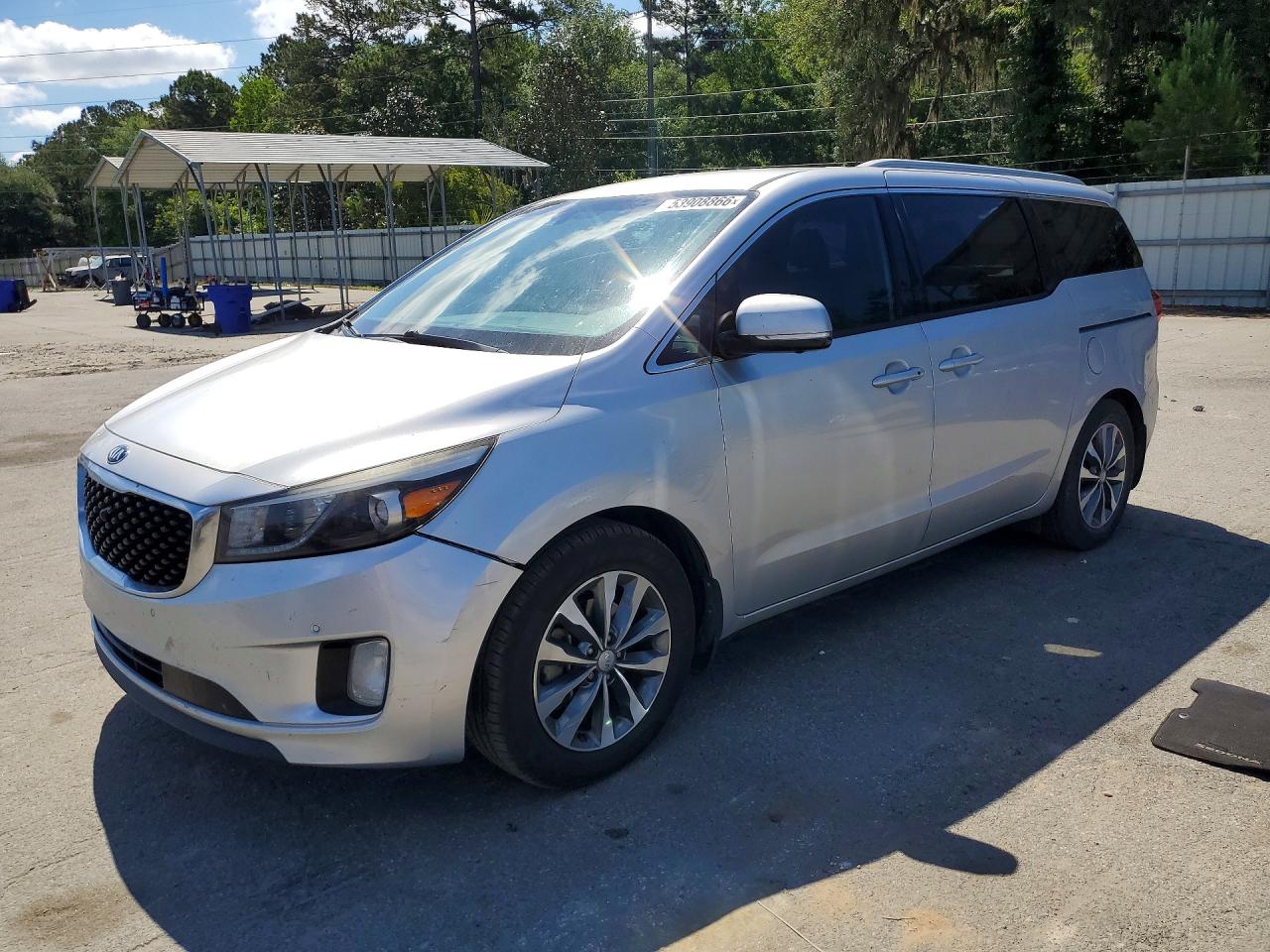 Salvage Kia Sedona Image