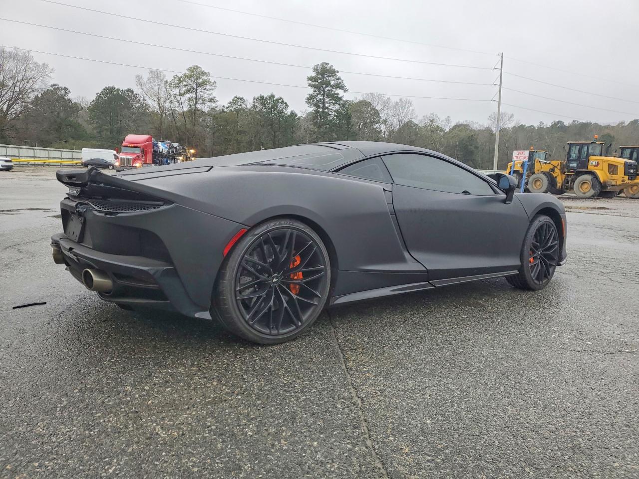McLaren GT