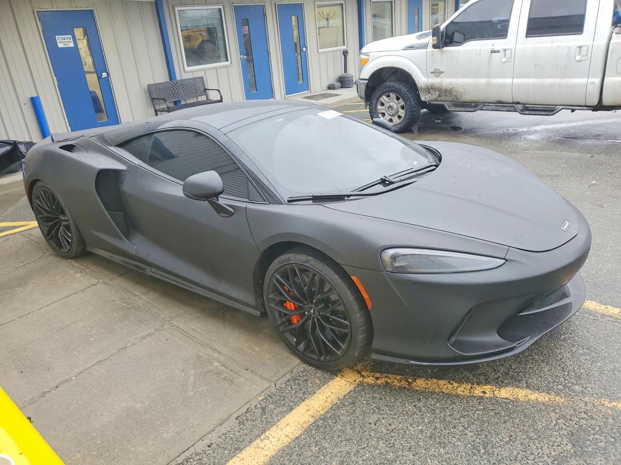 McLaren GT