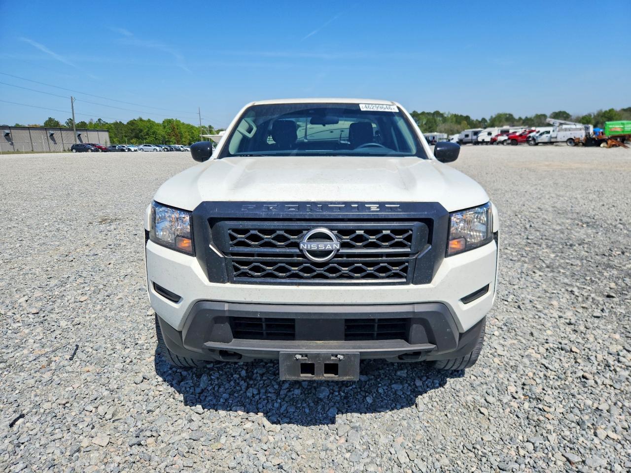 Nissan Frontier S