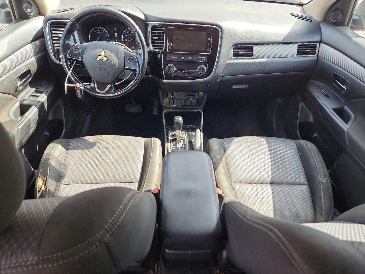Mitsubishi Outlander Se