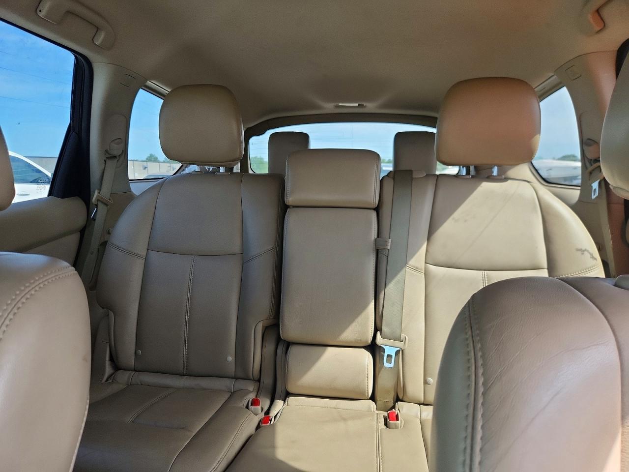 Nissan Pathfinder Sv