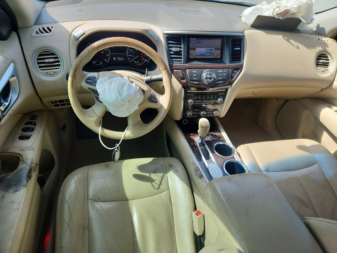 Nissan Pathfinder Sv