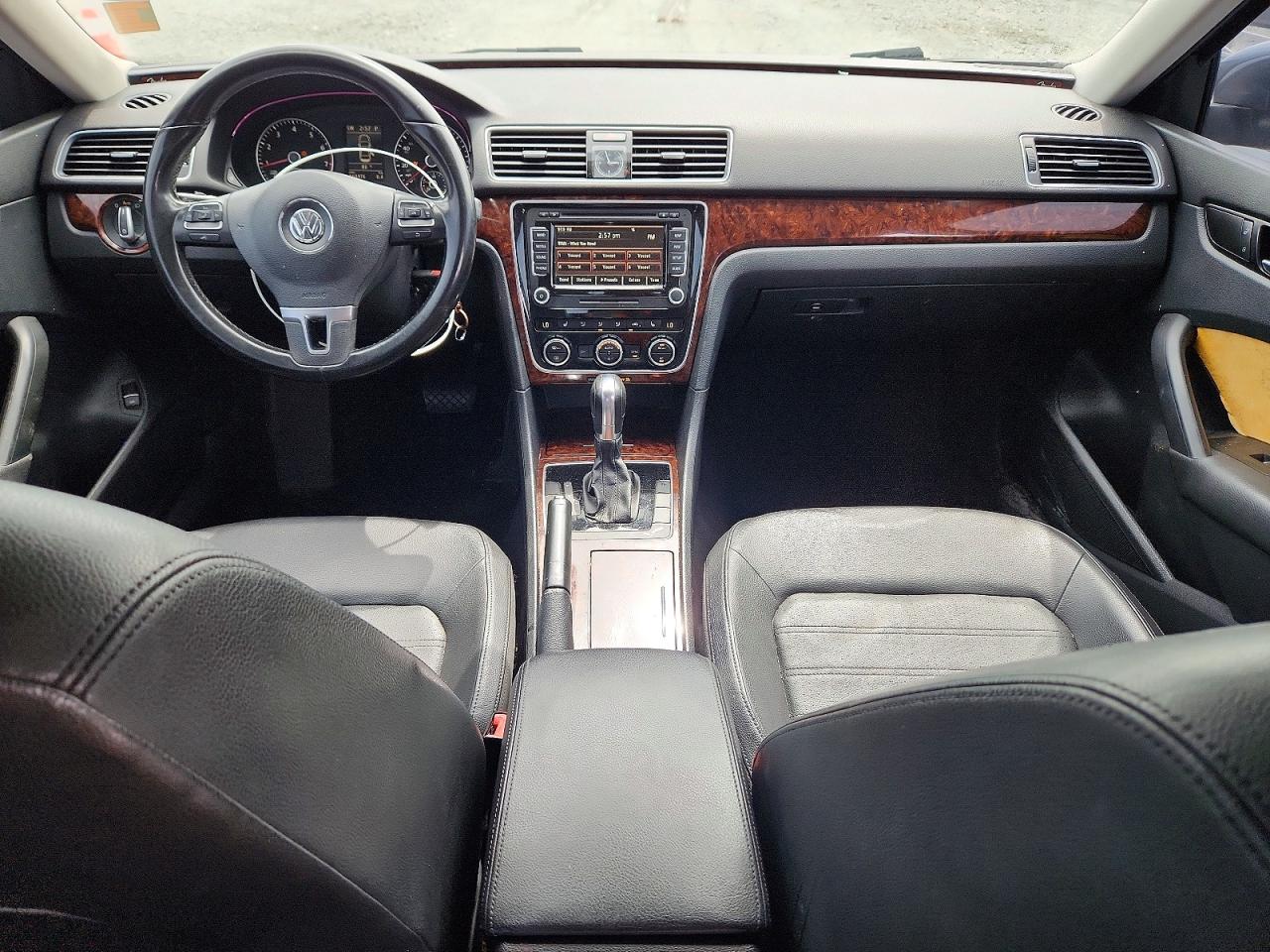 Volkswagen Passat Sel