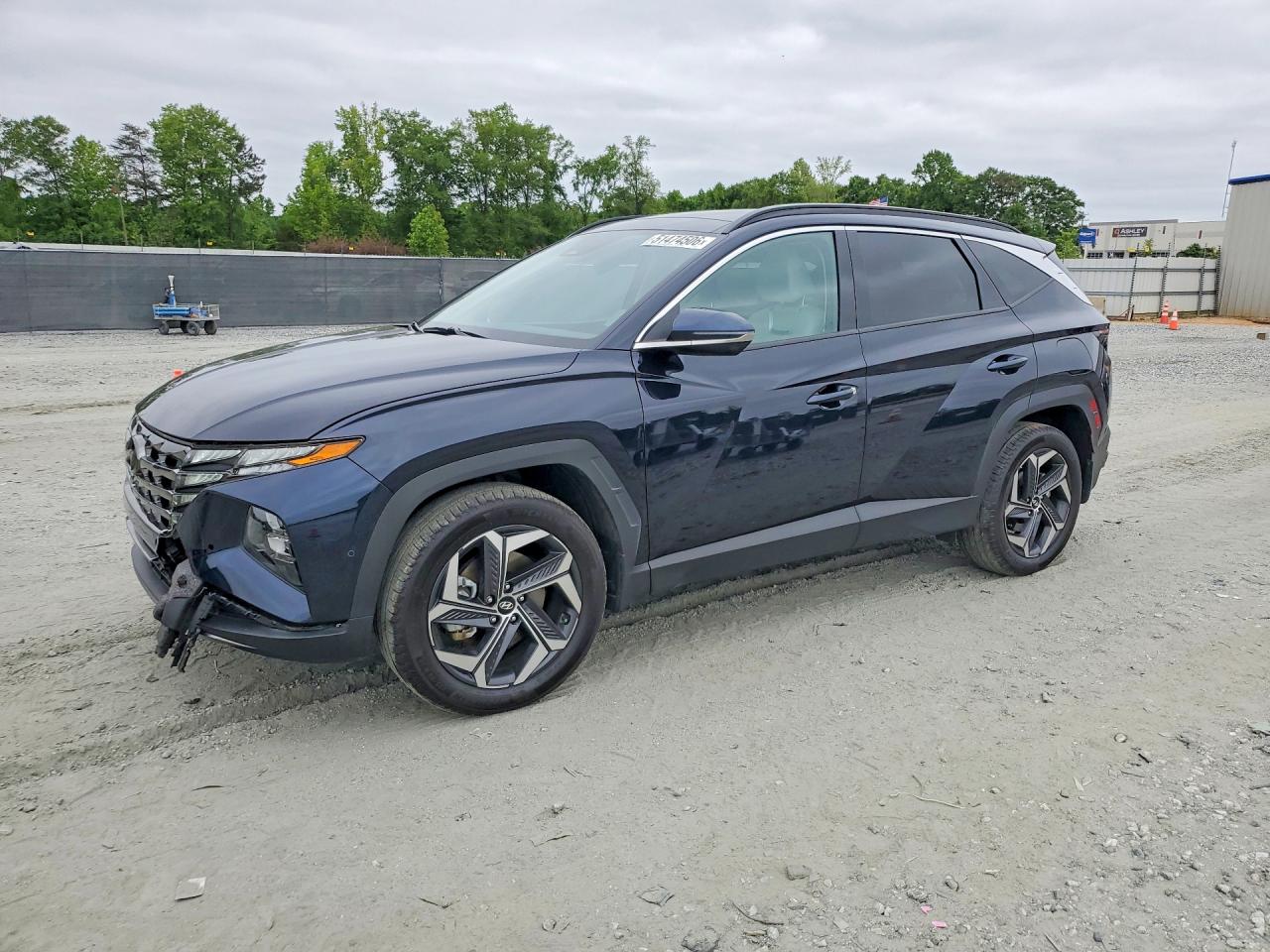 Salvage Hyundai TUCSON Image