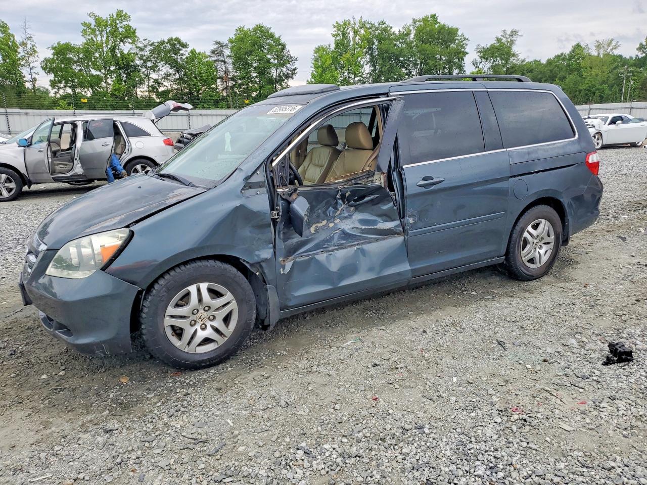 Salvage Honda Odyssey Image