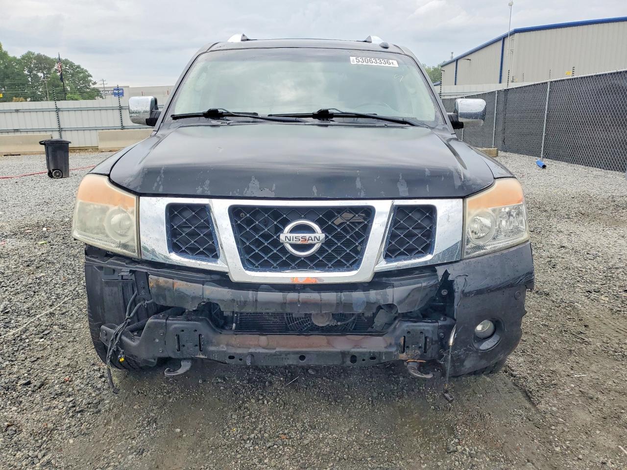 Nissan Armada Sv