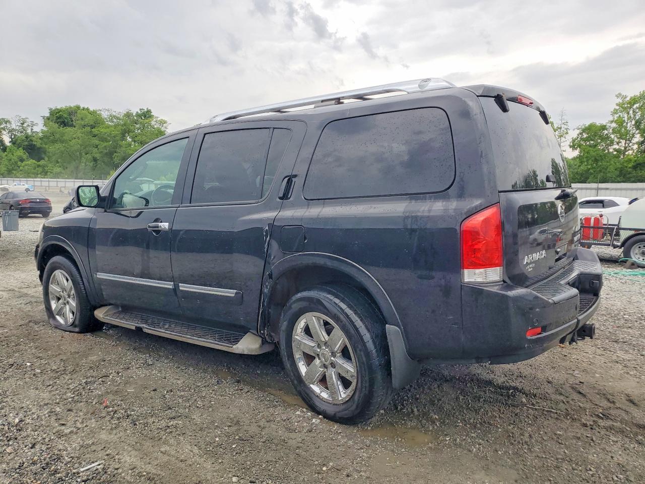 Nissan Armada Sv