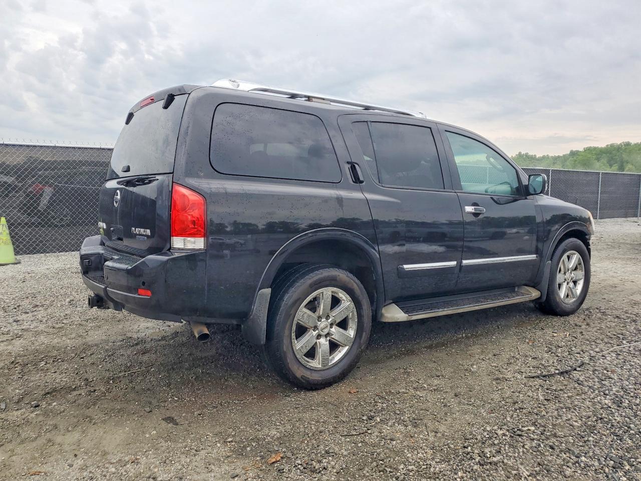 Nissan Armada Sv