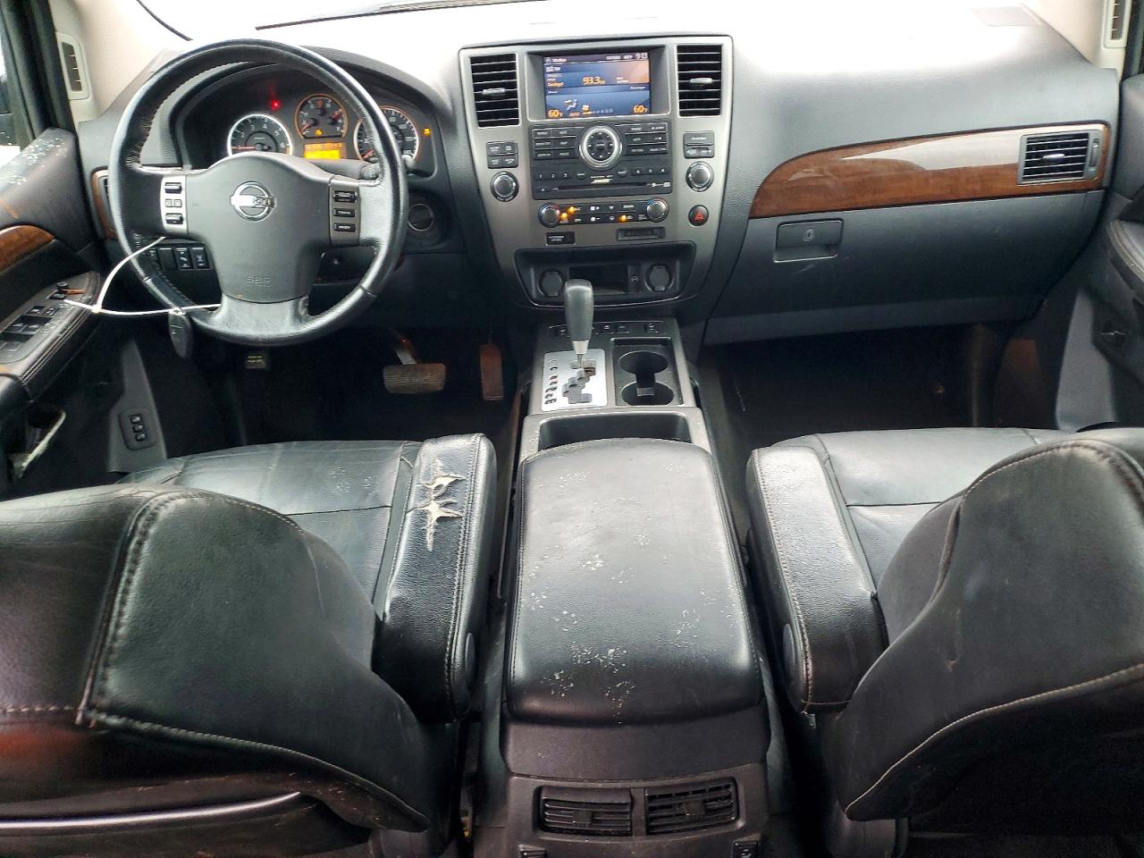 Nissan Armada Sv