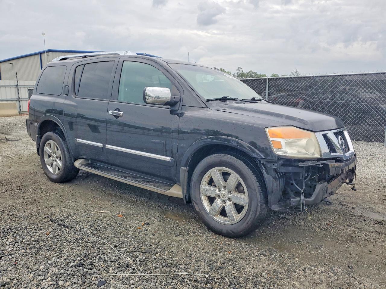 Nissan Armada Sv