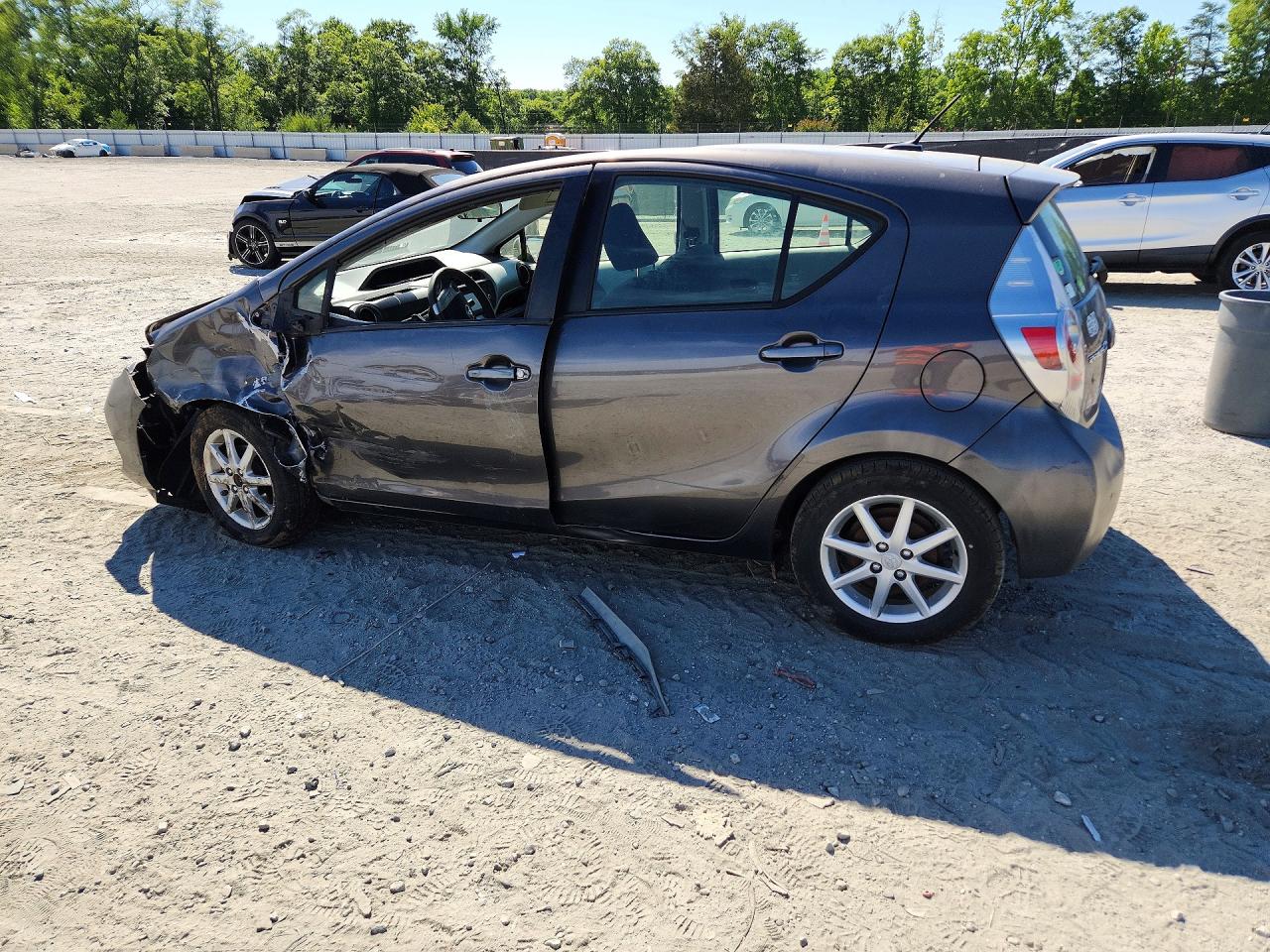 Toyota Prius c Three