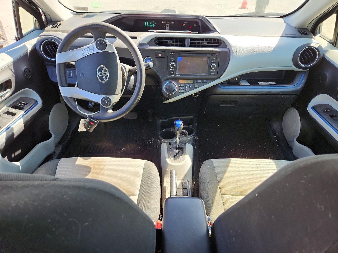 Toyota Prius c Three