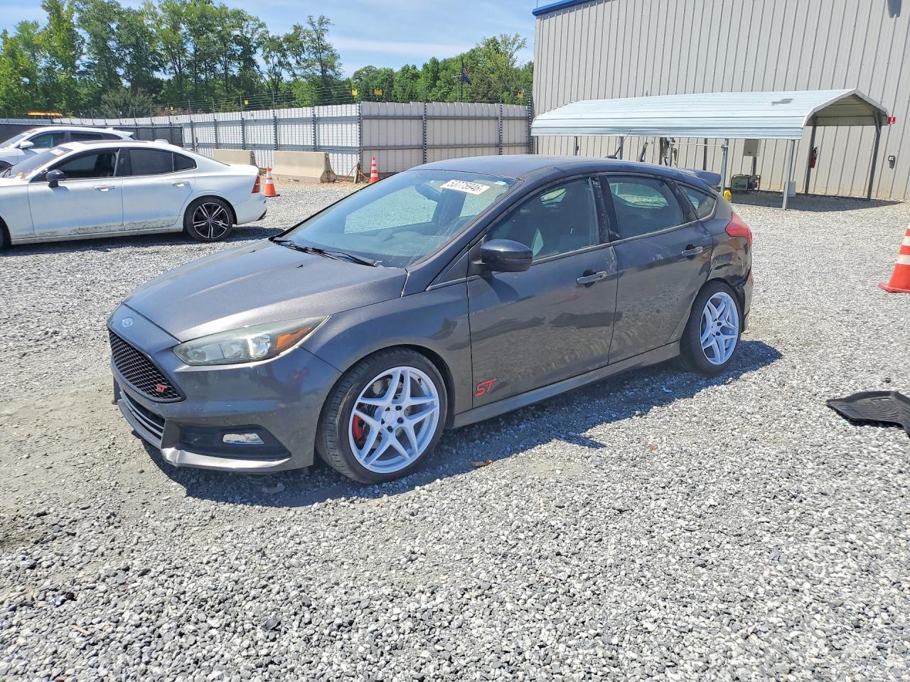 Salvage Ford Focus Image