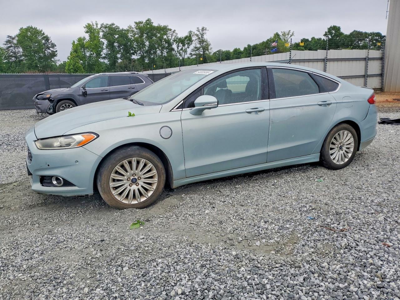 Salvage Ford Fusion Image