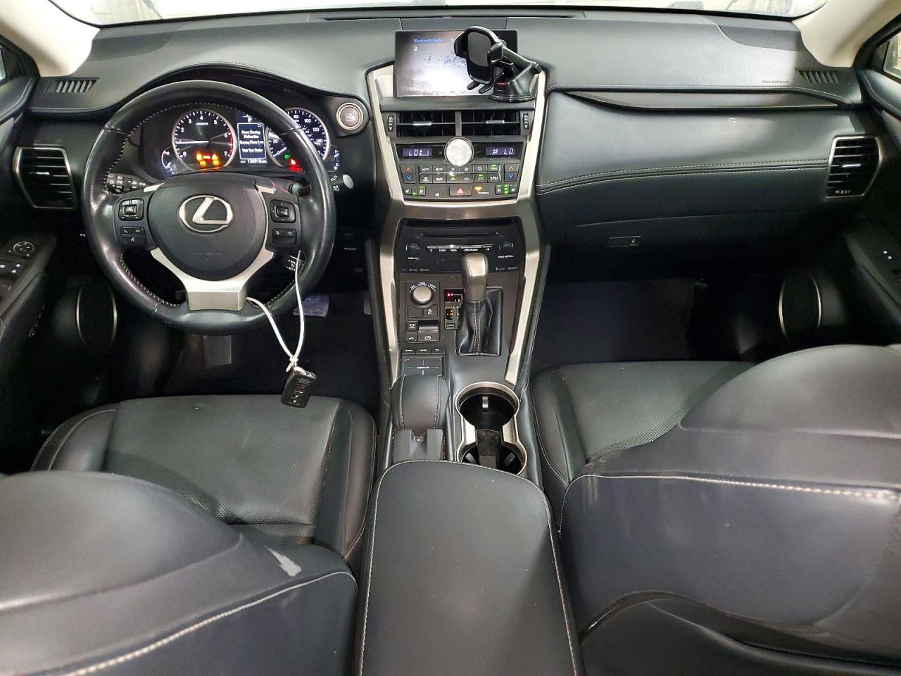 Lexus NX Base